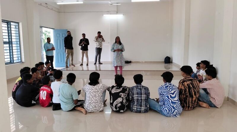 പ്രമാണം:32501 drama class.jpg