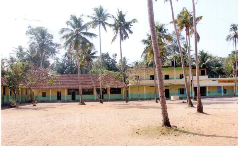 പ്രമാണം:41360 Khadiriyya H.S.Kottukadu.jpeg