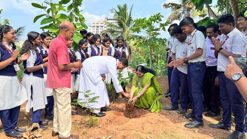 പ്രമാണം:43034 E1 2023.jpeg