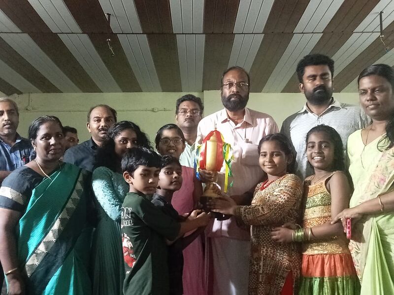 പ്രമാണം:44212 Sub district Overall trophy.jpg
