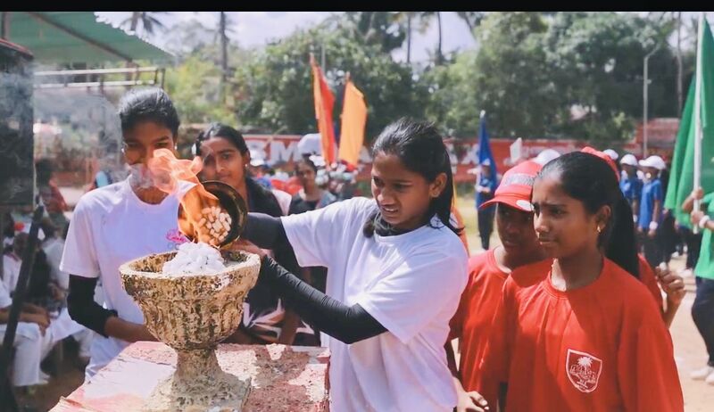 പ്രമാണം:Salute 1.jpg