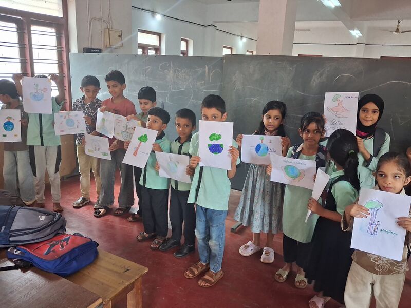 പ്രമാണം:14506poster making envi day 26.jpg