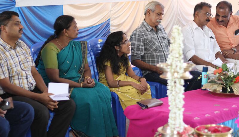 പ്രമാണം:15006 ottamarangal2.jpg