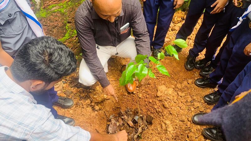 പ്രമാണം:19801-paristhidhinam2024 image 2.jpg