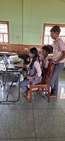 പ്രമാണം:28027 free software 2.jpg