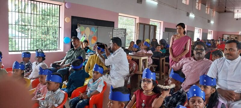 പ്രമാണം:44228-2024schoolopening8.jpg