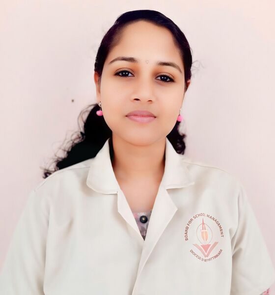 പ്രമാണം:44228-akhila.jpg