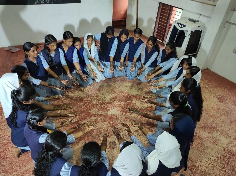 പ്രമാണം:47039 mehandi.jpg