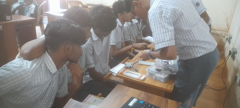 പ്രമാണം:BS25 tsr 23076 73.jpeg