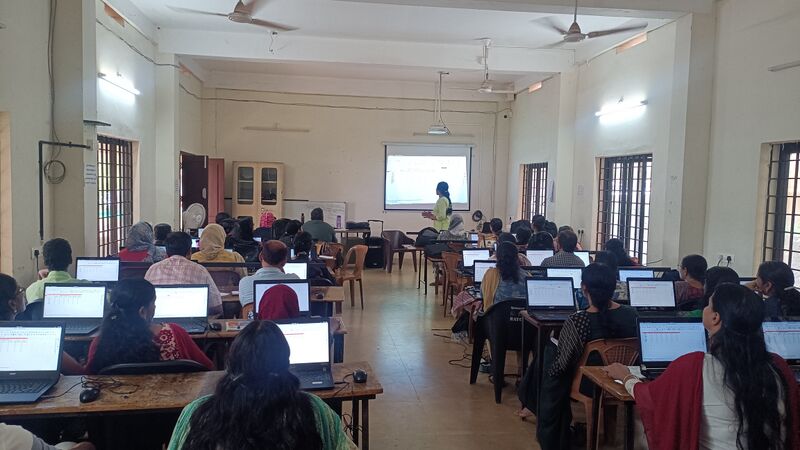 പ്രമാണം:Drcmlp tb std9 2.jpg