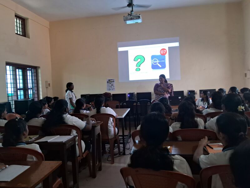 പ്രമാണം:LK SCHOOL CAMP201.jpg