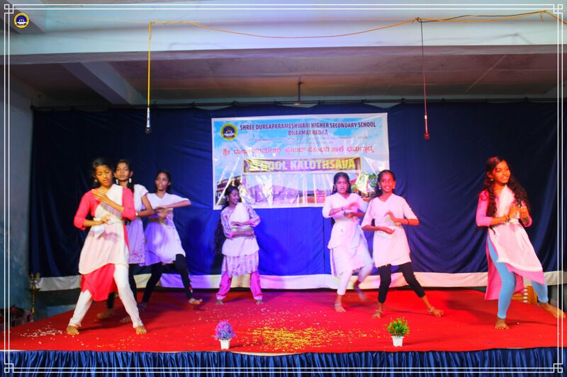 പ്രമാണം:11051SCHOOLKALOTHSAVA202413.jpg