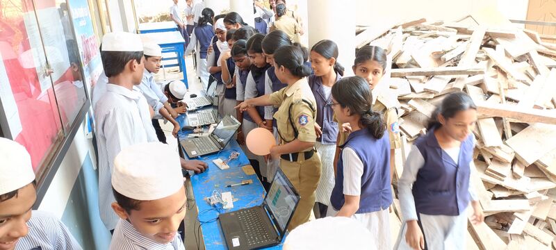 പ്രമാണം:16056 lk1.jpg