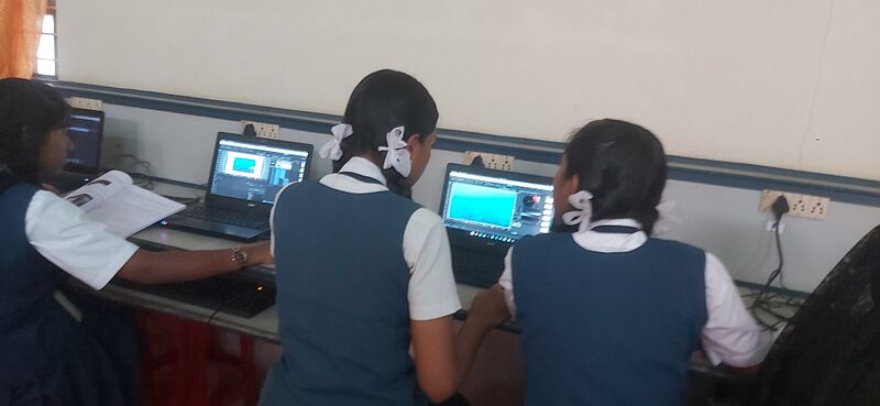 പ്രമാണം:28002-ANIMATION CLASS 3 (3).jpg