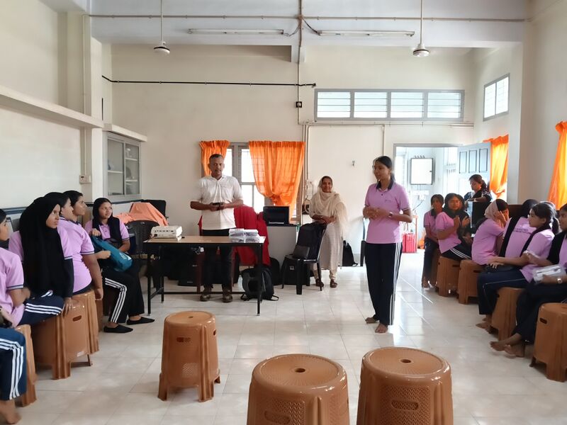 പ്രമാണം:28002-remedial class 4.jpg