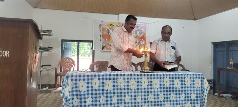 പ്രമാണം:31262-valavoor- reading day3.jpg