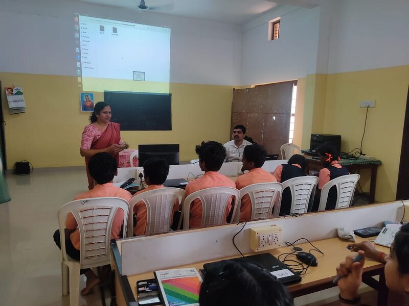 പ്രമാണം:34035 hitech 1.jpg