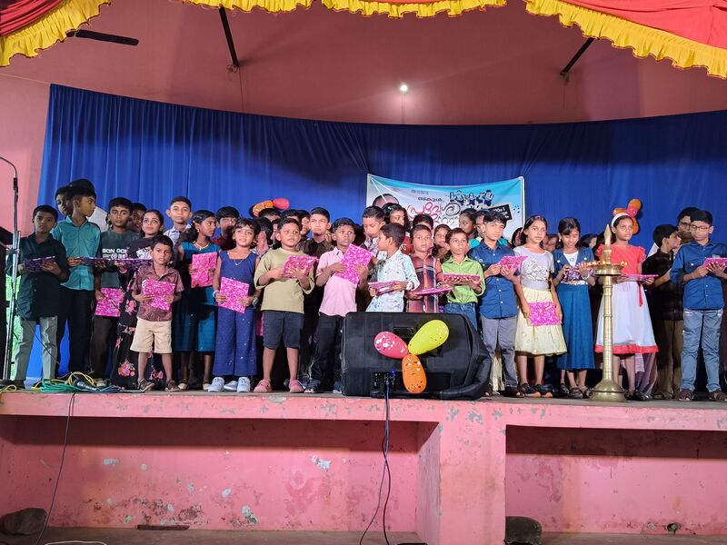 പ്രമാണം:38043 pravesanolsavam26 o7.jpg