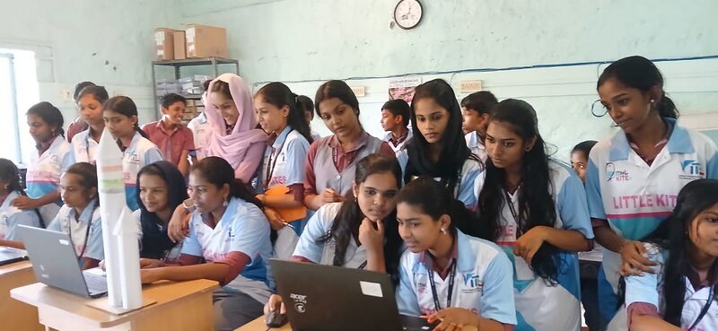 പ്രമാണം:38045 robofest.jpg