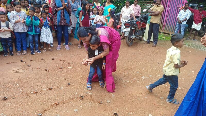 പ്രമാണം:40338 aksharadeepam.jpg