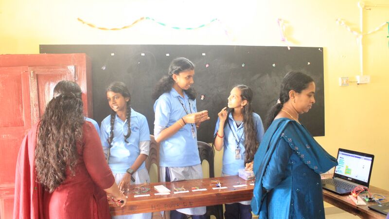 പ്രമാണം:42039 robotic fest 2025-26 4.JPG