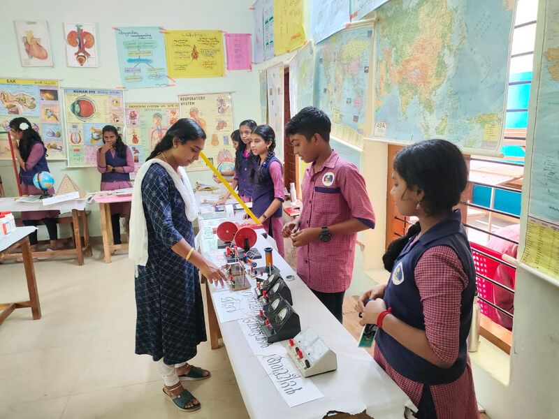 പ്രമാണം:42085 exhi3.jpg