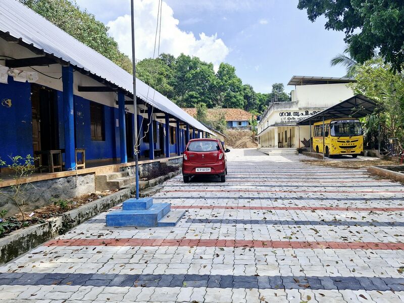 പ്രമാണം:42546 school.jpg