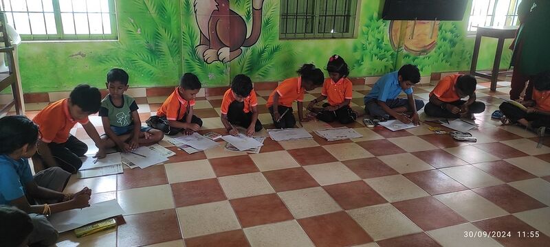 പ്രമാണം:43339-drawing competition.resized.jpg