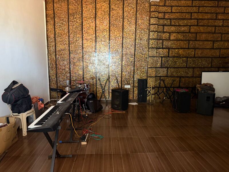 പ്രമാണം:Music Room SMS.jpg