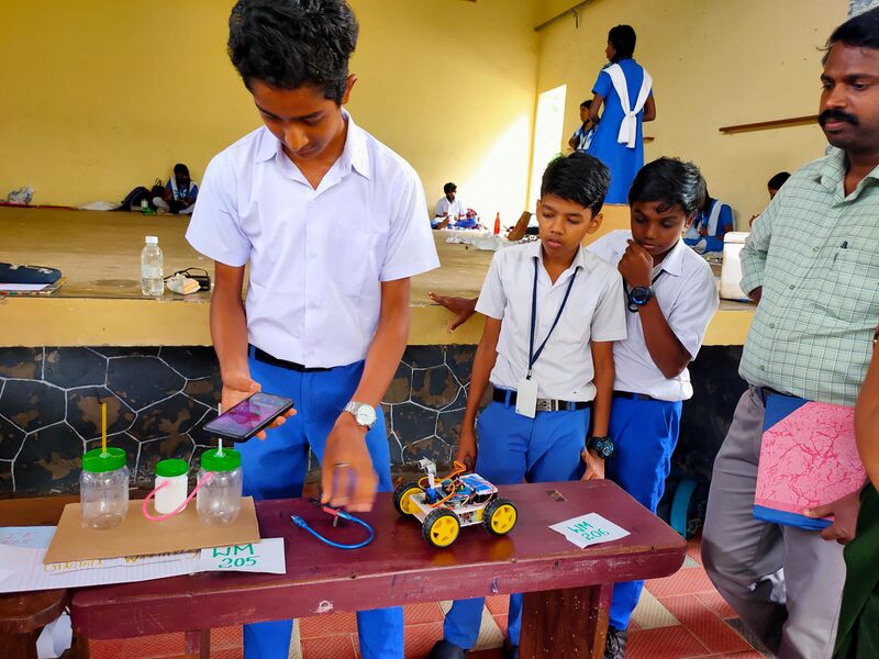 പ്രമാണം:Sc fair 35052 22 (1).jpg