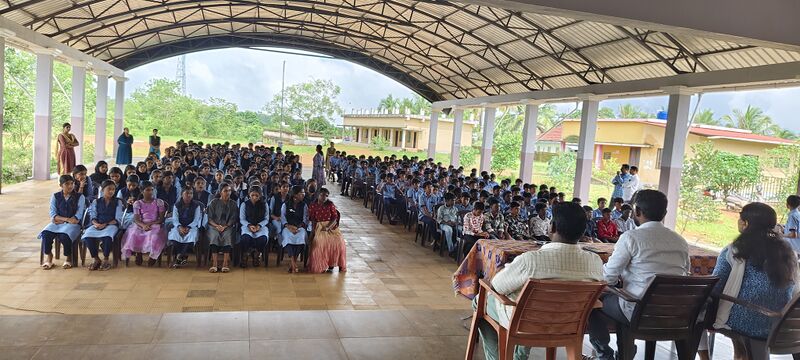 പ്രമാണം:11074 readingday Ghsk2025 2.jpg