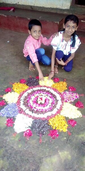 പ്രമാണം:12335-onam8.jpg
