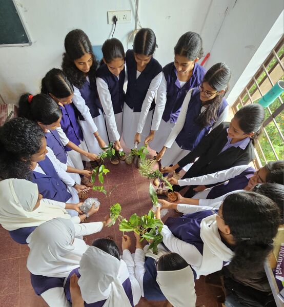 പ്രമാണം:16038 പരിസ്ഥിതി ദിനം 4.jpeg