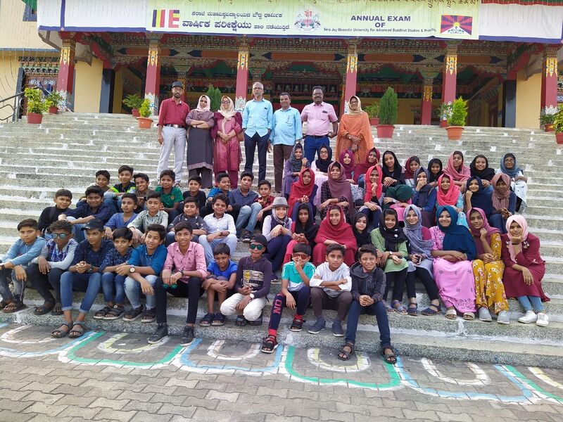 പ്രമാണം:1883 tour.jpg