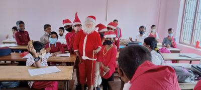 സ്കൂളിലെ ക്രിസ്മസ് ആഘോഷത്തിൽ നിന്ന്.