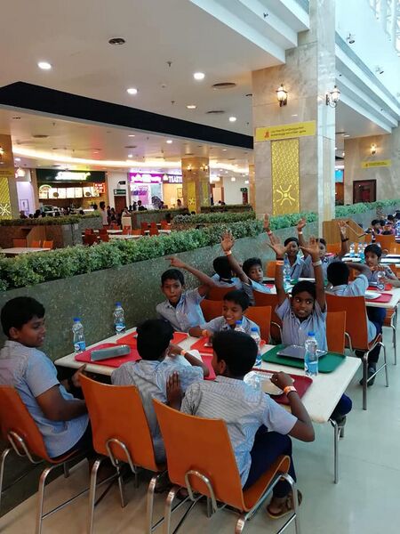 പ്രമാണം:22071 lp tour.jpg