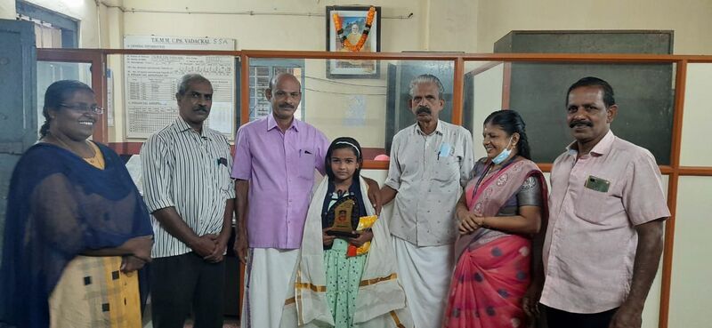 പ്രമാണം:35235 chithrarachana.jpeg