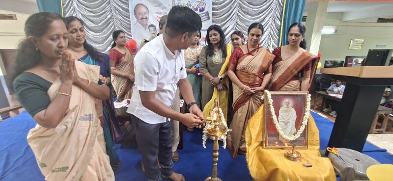 പ്രമാണം:3807 School opening 3.jpg