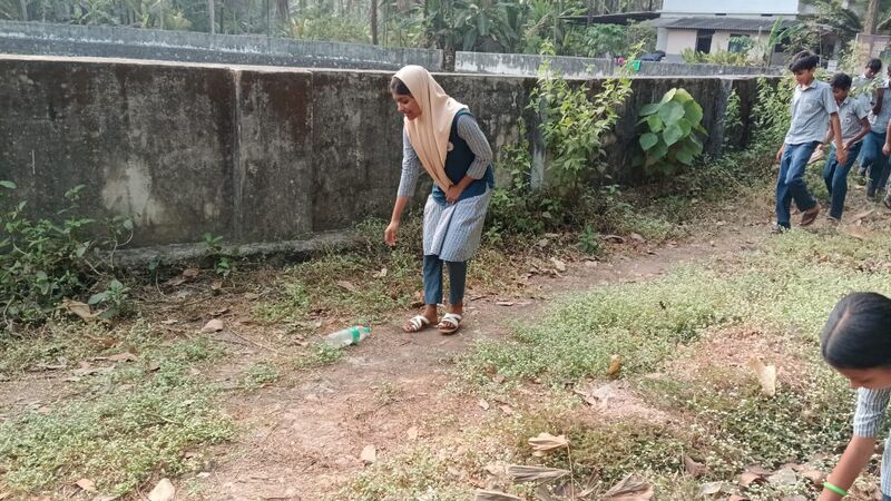 പ്രമാണം:48131-Pen collection-6.jpg