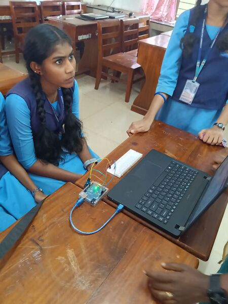 പ്രമാണം:Rc10 1.jpg