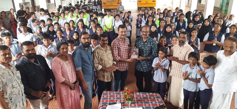 പ്രമാണം:12069 ezhuthinte 50 years7.jpg