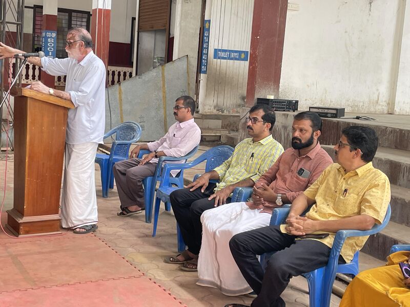 പ്രമാണം:13951 Haritha vidyalayam.jpg