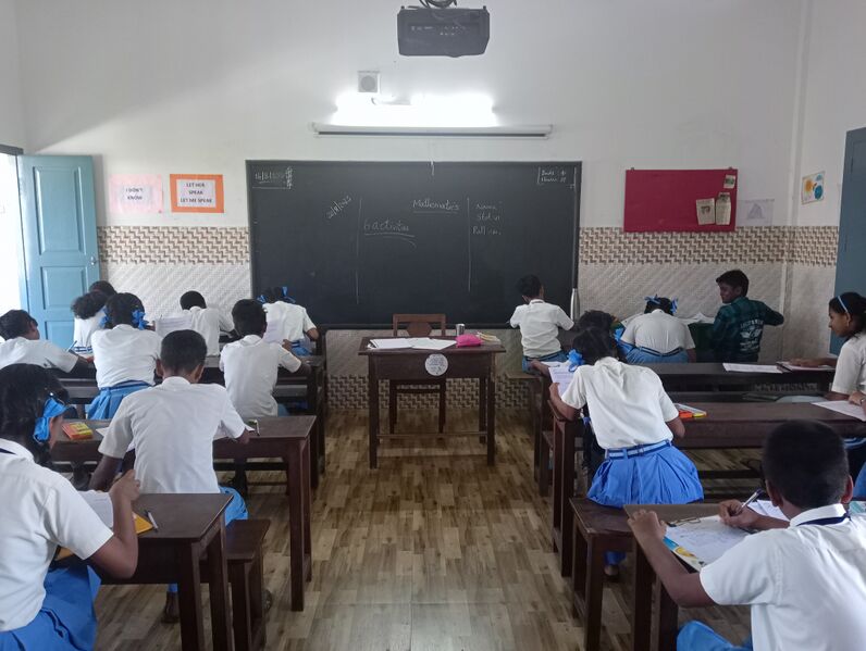 പ്രമാണം:26543-Hitech presentation 3.jpg