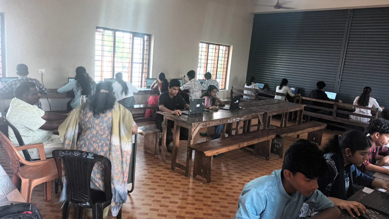 പ്രമാണം:300000 IT Fest Pathanamthitta.png