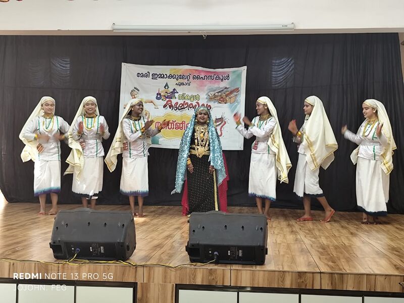 പ്രമാണം:35052 d2 kalolsavam 1.jpg