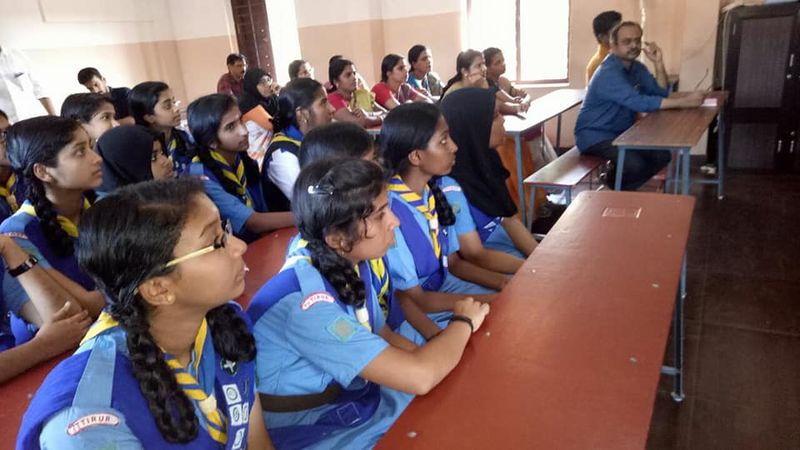പ്രമാണം:Hss guide1.jpg.jpg