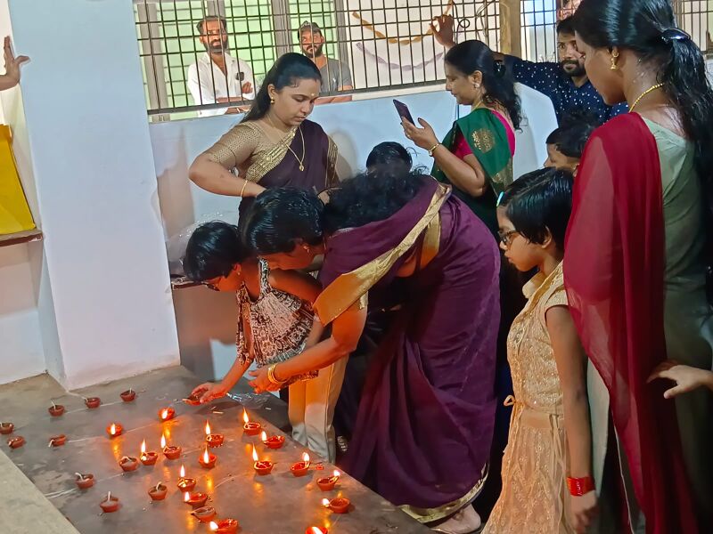 പ്രമാണം:Viyyur l p school (2).jpg