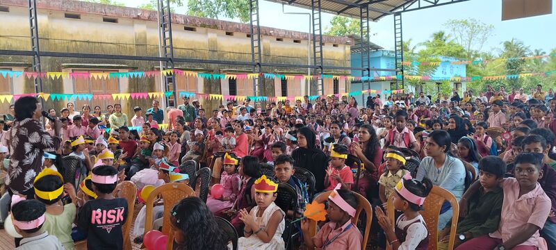 പ്രമാണം:12020 praveshanolsavam.jpg