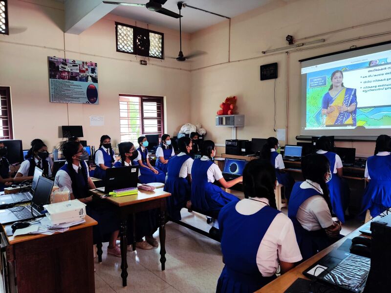 പ്രമാണം:13006 LK 2021-22.jpeg