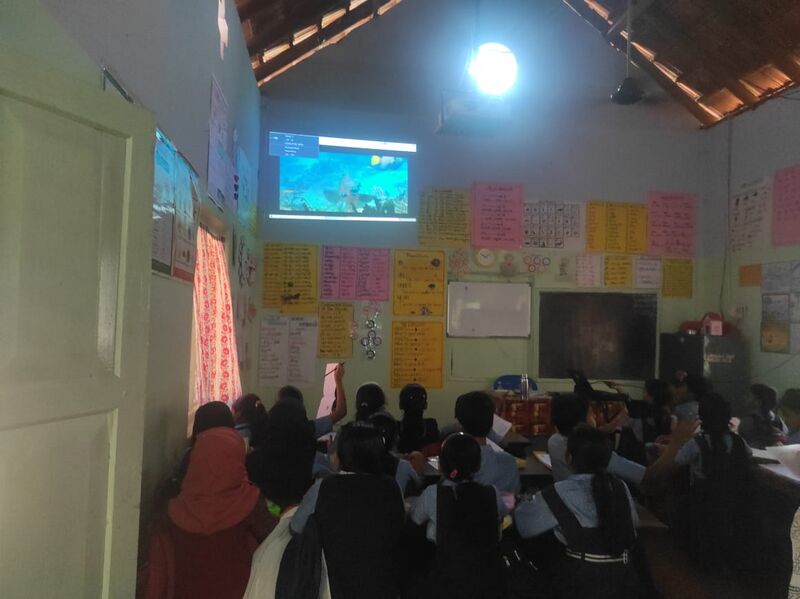 പ്രമാണം:14767 hightech classroom 2.jpeg